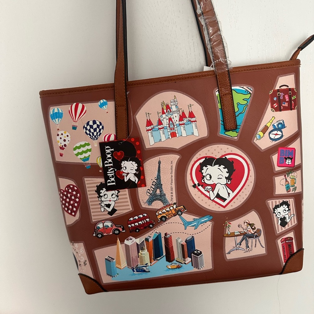 Large Betty boop travels the world ! Rare find! Exclusive
